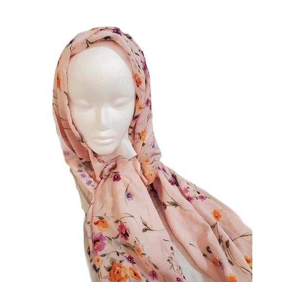 NWT English Home Pastel Pink Floral Fringe Scarf - Picture 2 of 8